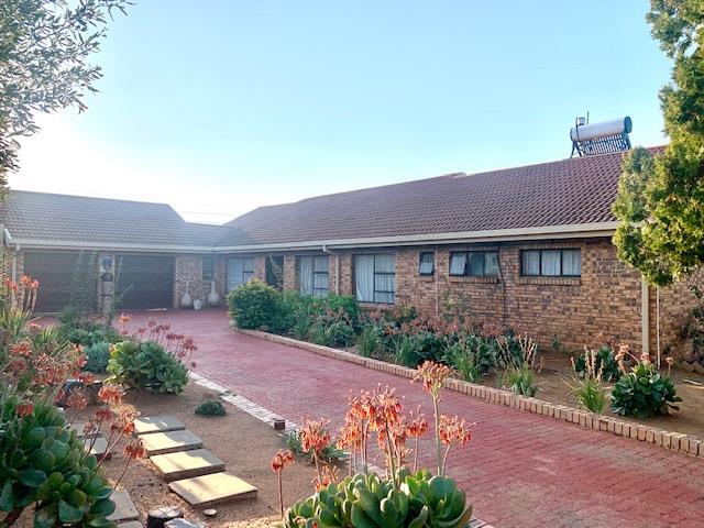 4 Bedroom Property for Sale in Universitas Ridge Free State